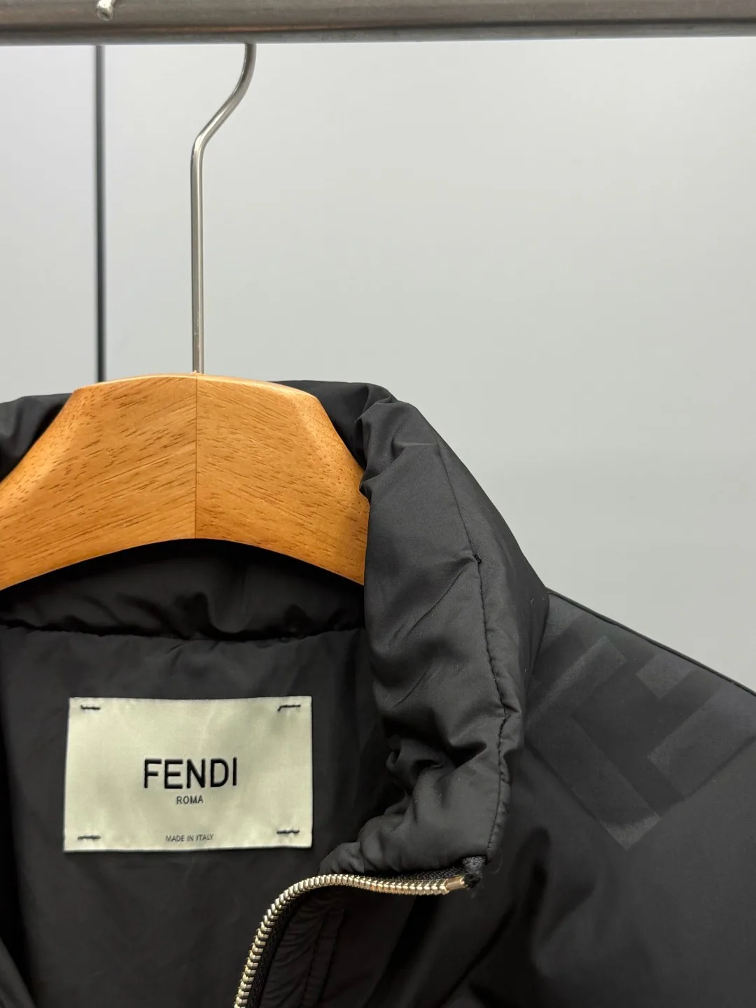 Куртки И Пуховики Женские Fendi 18106479