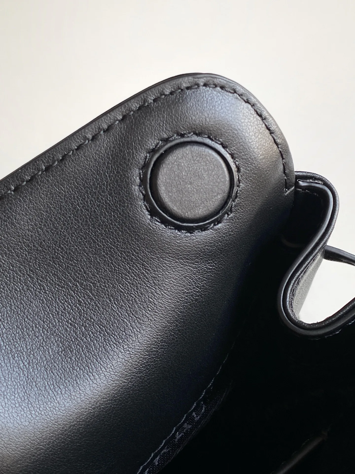 Классические Сумки Женские Prada 13368489