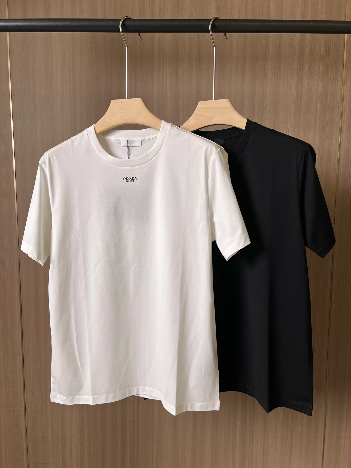 Футболки Женские Prada 11000483