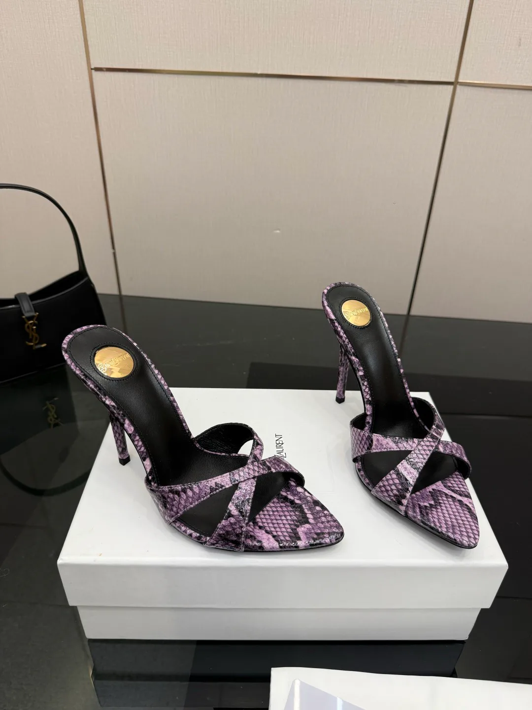 Босоножки Женские Saint Laurent 11424888