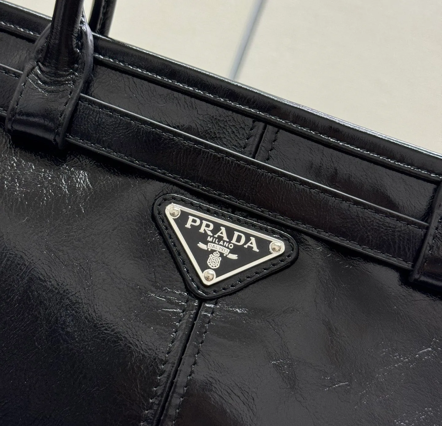 Классические Сумки Женские Prada 11462574