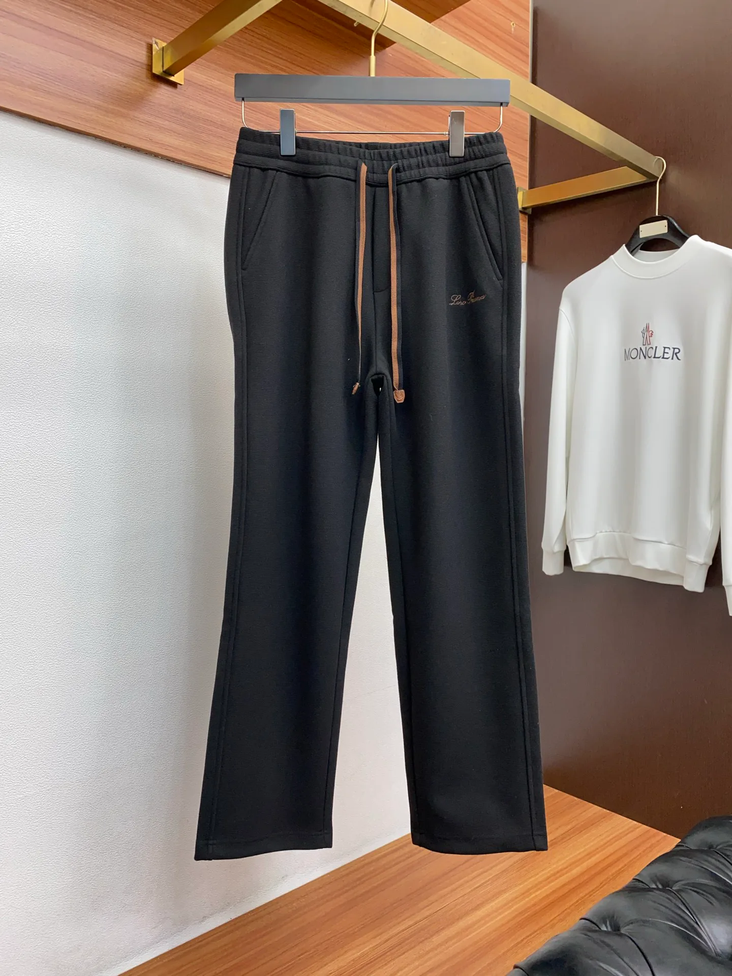 Брюки Женские Louis Vuitton 688293