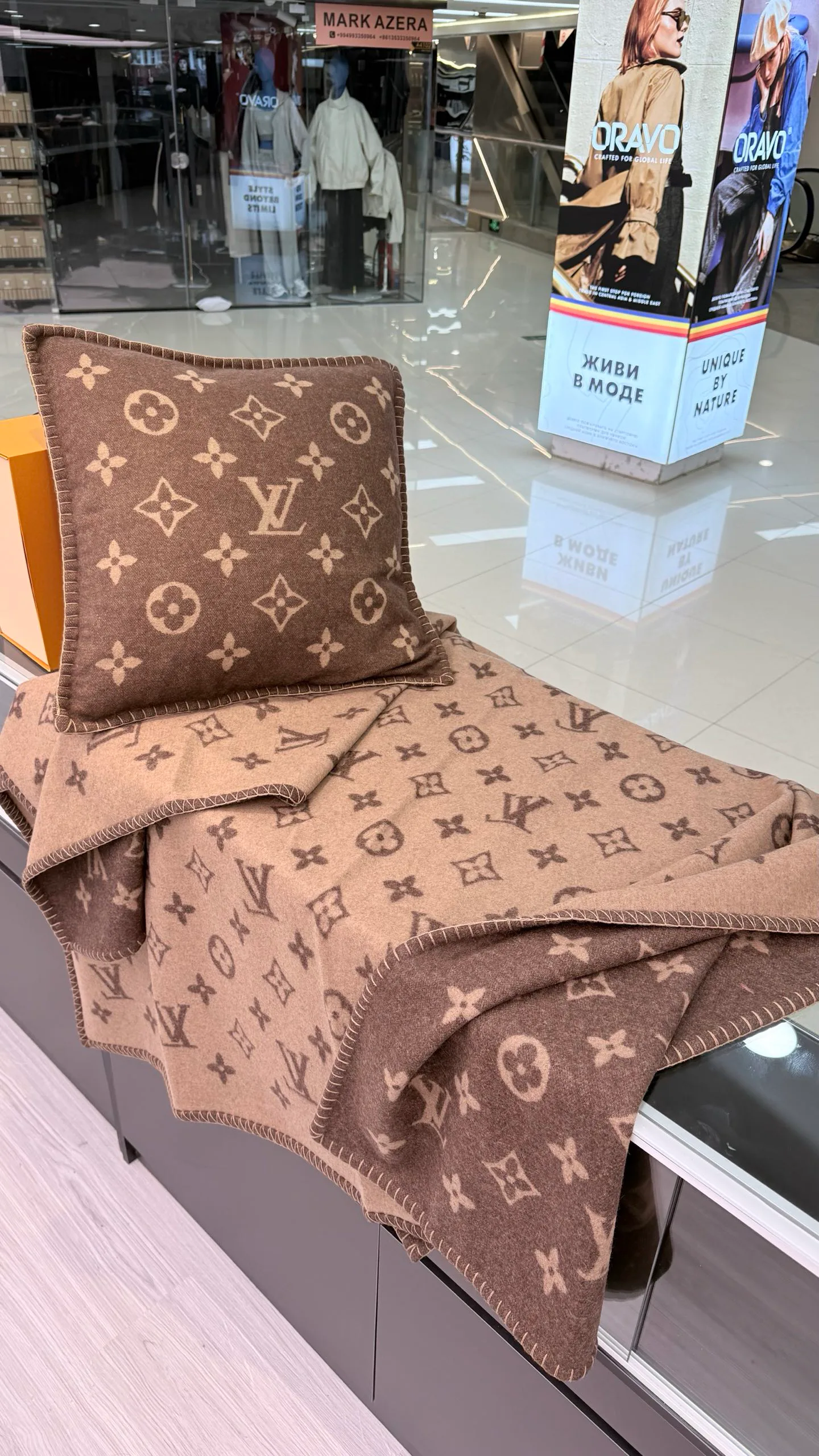 Текстиль Louis Vuitton 18002645