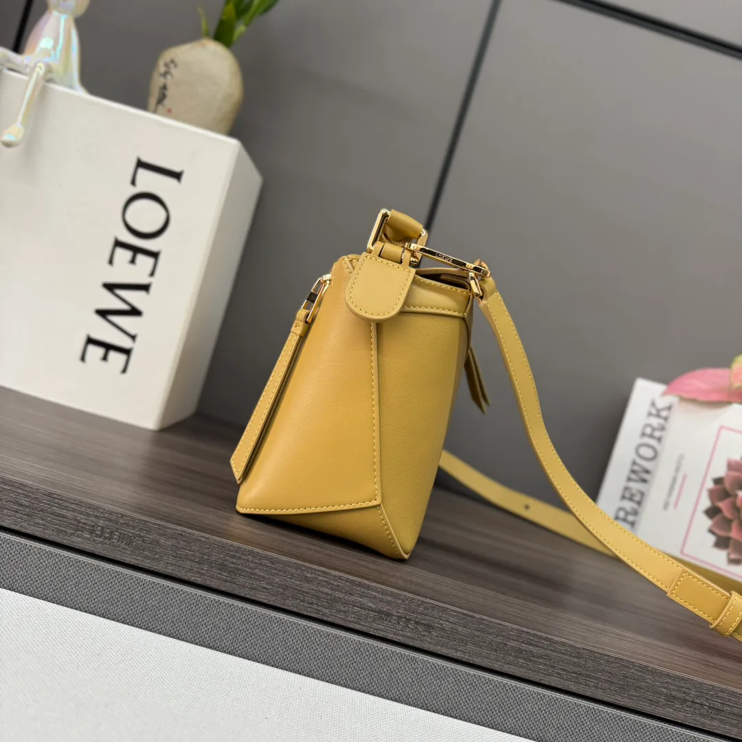 Классические Сумки Женские Loewe 11674669