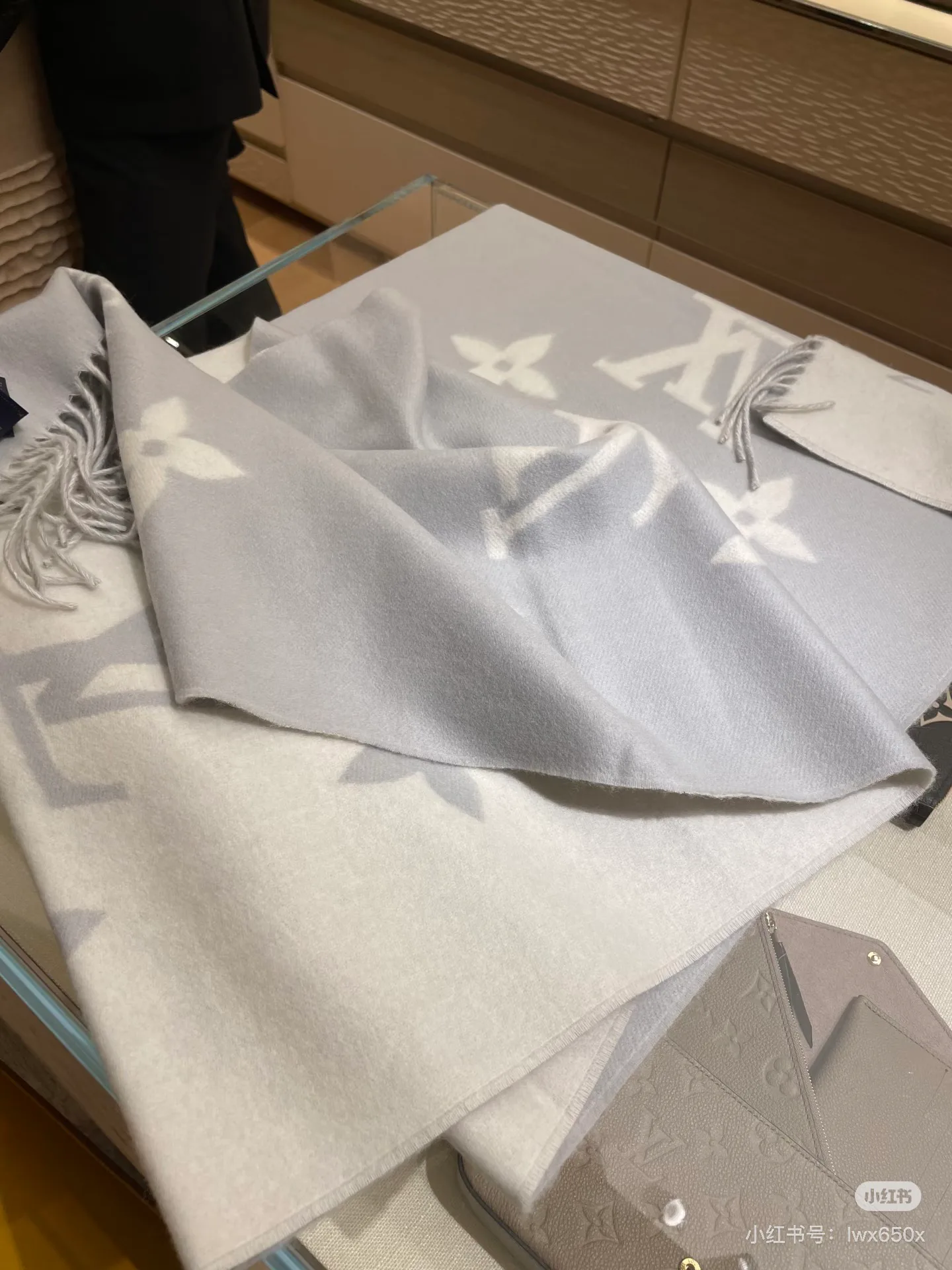 Шарфы Louis Vuitton 463871