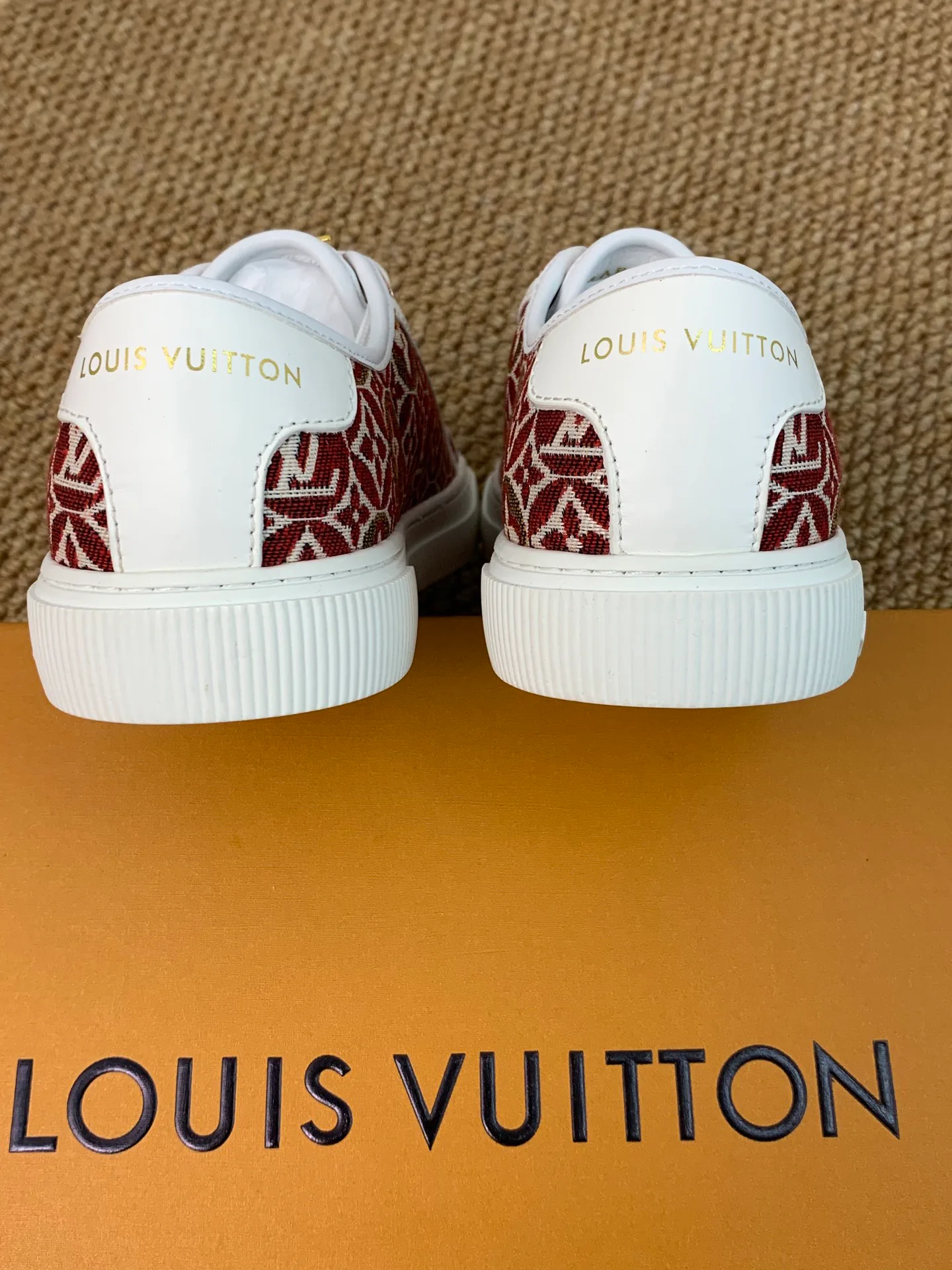 Кроссовки Женские Louis Vuitton 17545196