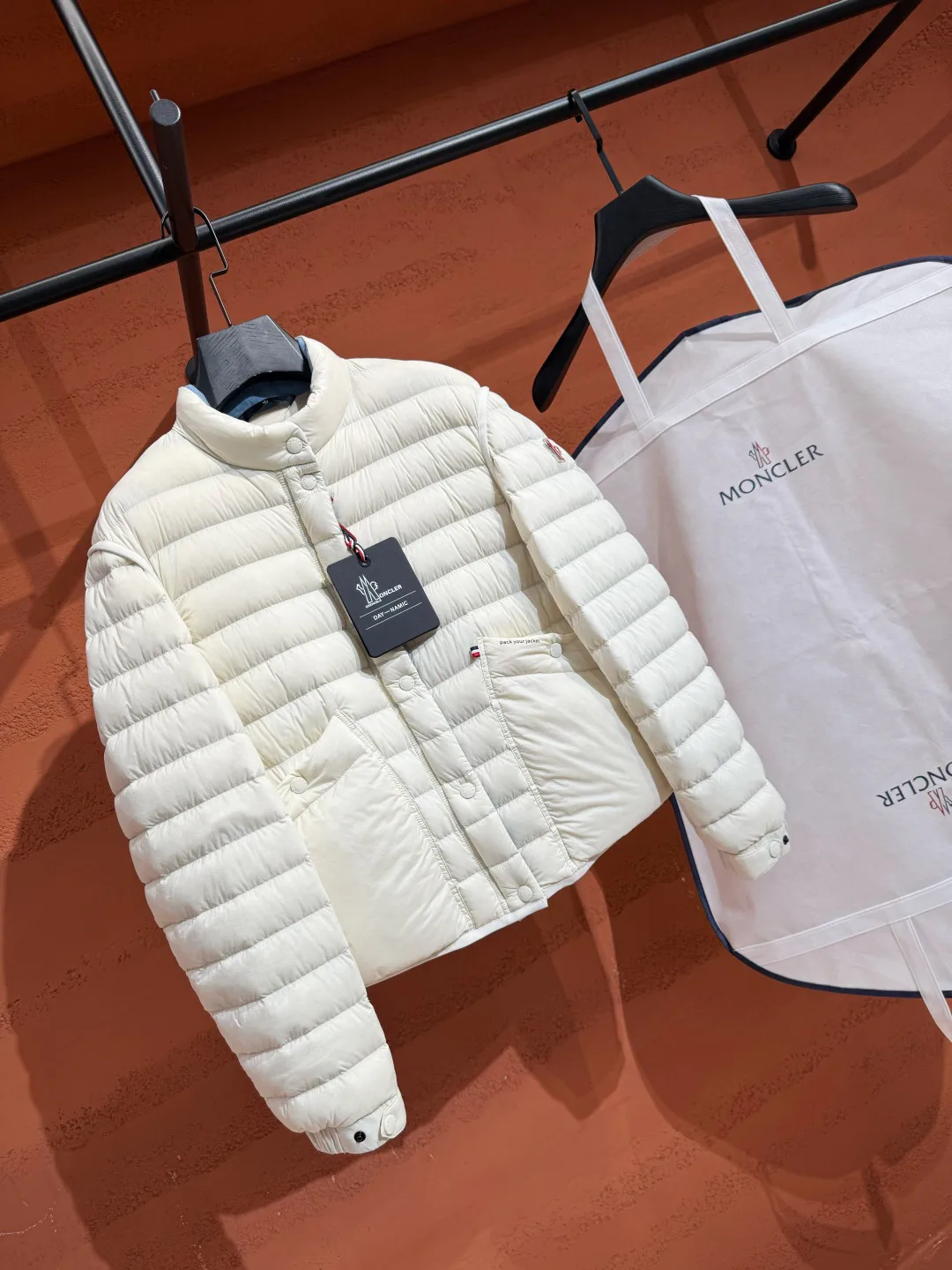 Куртки И Пуховики Женские Moncler 18048160