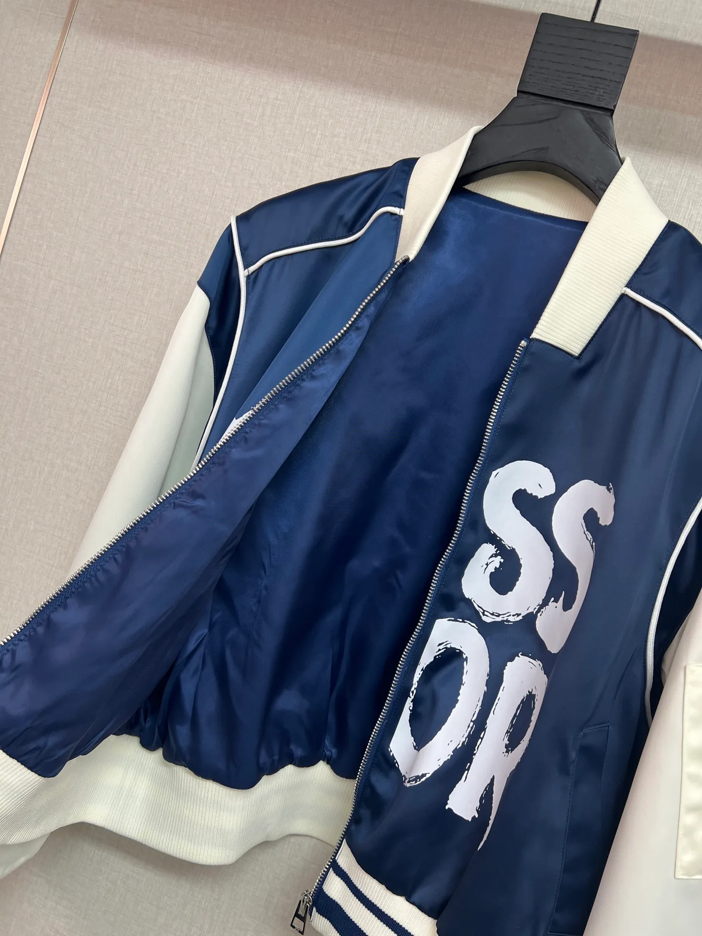 Куртки И Пуховики Женские Christian Dior 13186350