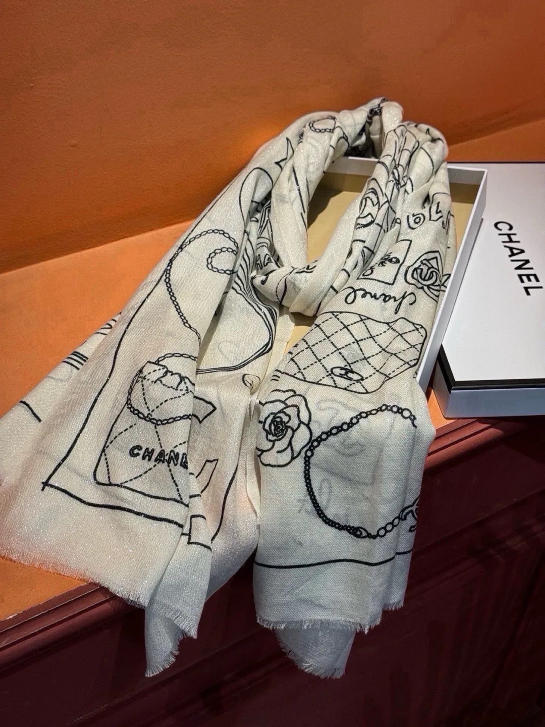 Шарфы Chanel 18322169