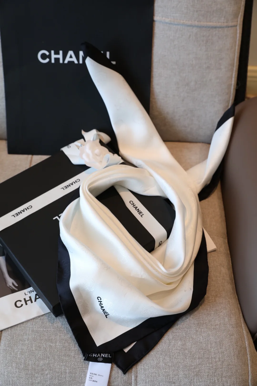 Платки Chanel 18419182