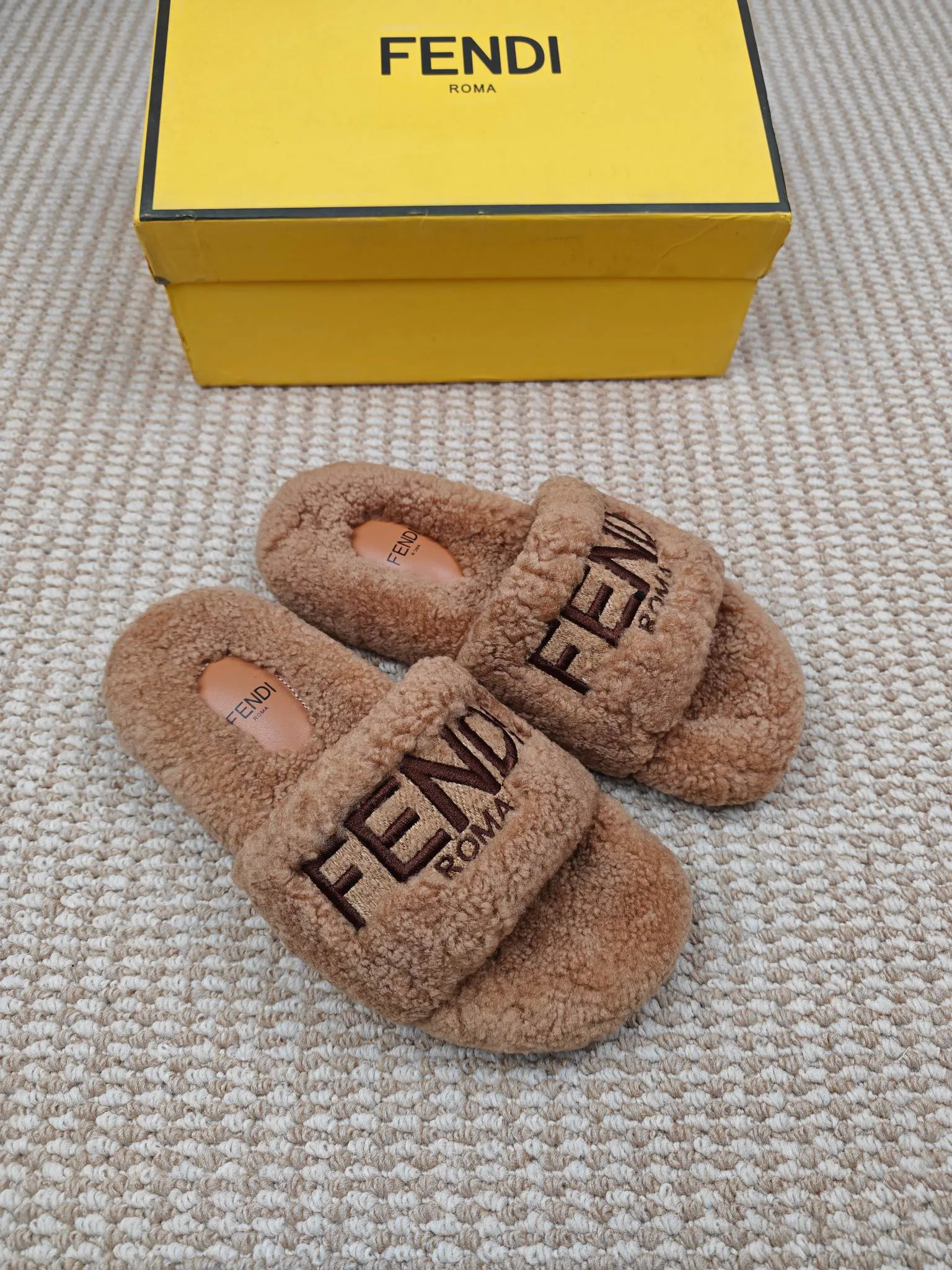 Тапочки Женские Fendi 5275798