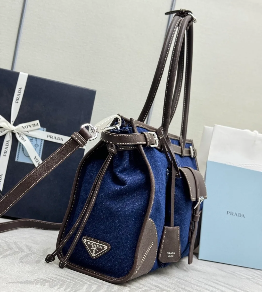 Классические Сумки Женские Prada 11682107