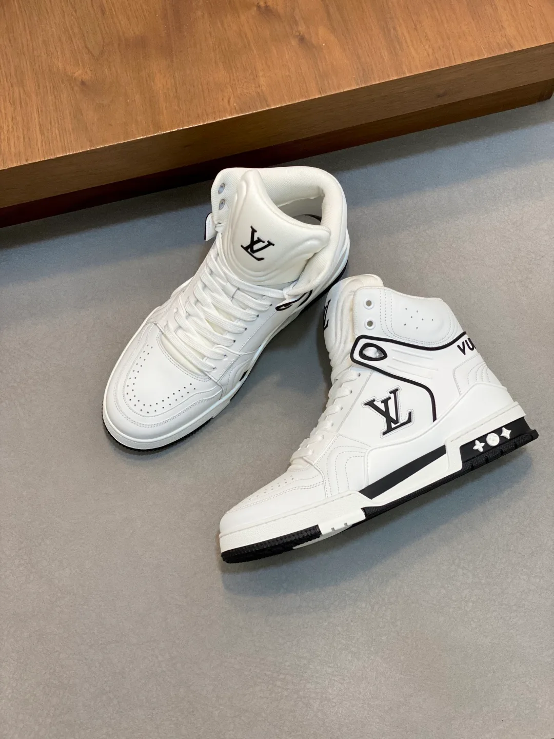 Сникерсы Мужские Louis Vuitton 149232