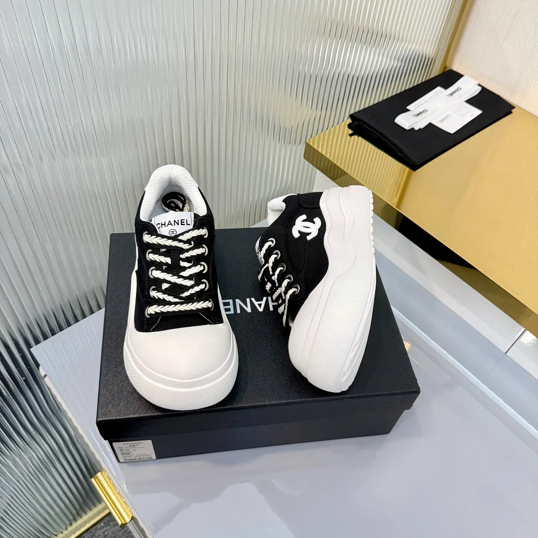 Кроссовки Женские Chanel 11396575