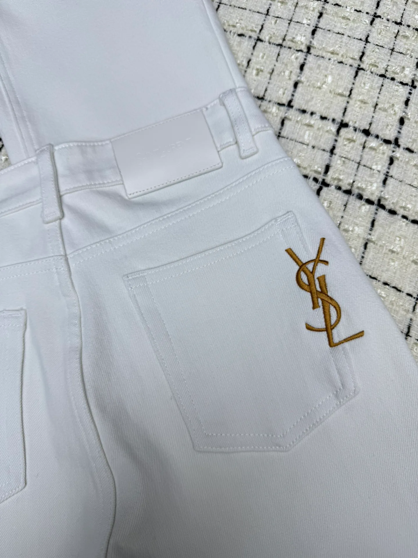 Джинсы Женские Saint Laurent 18885569