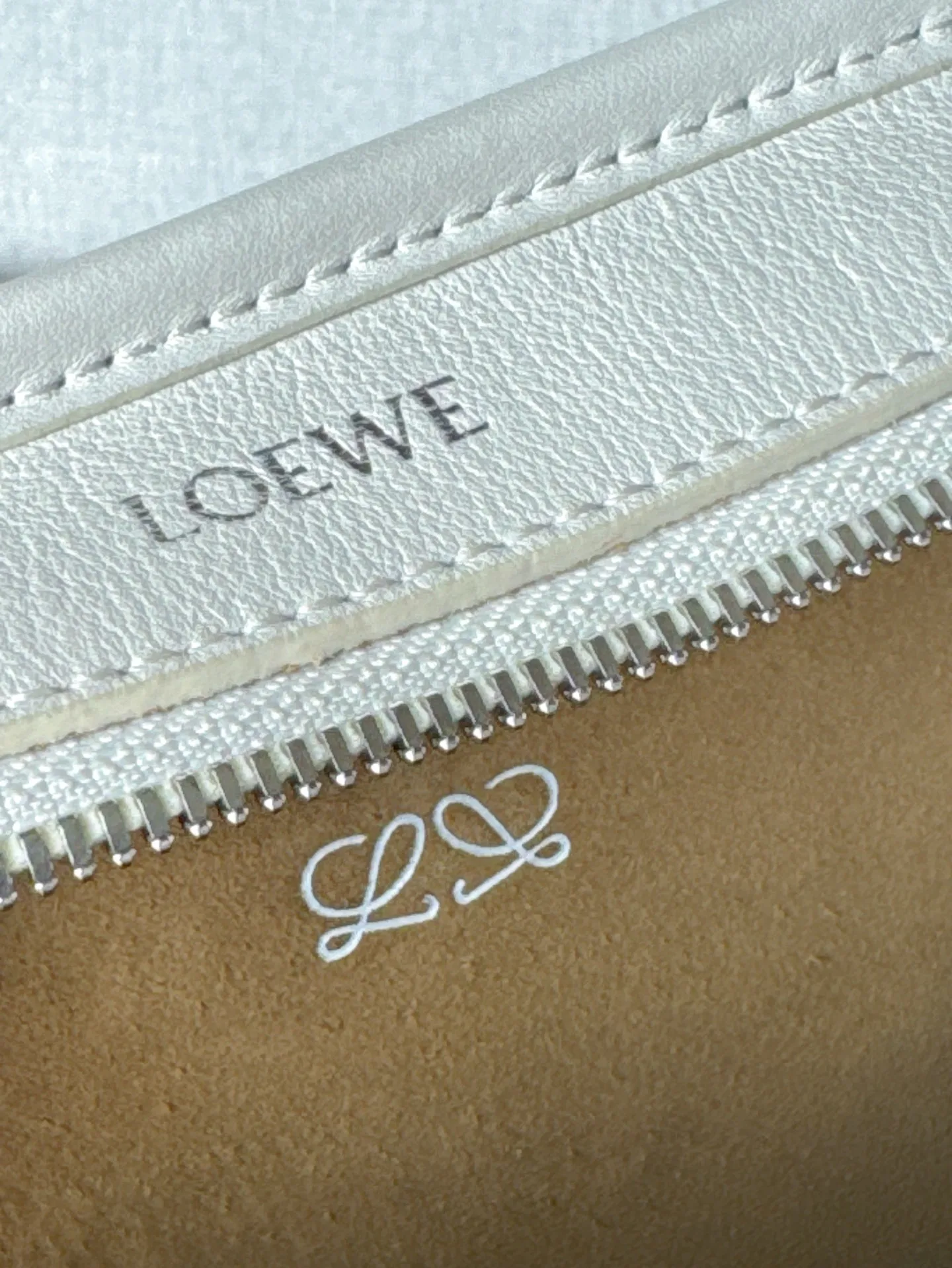 Классические Сумки Женские Loewe 12630172