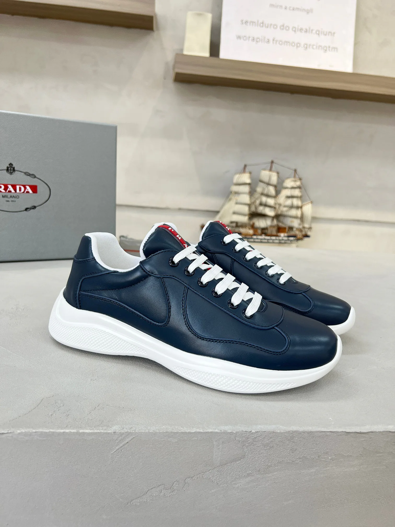 Кроссовки Женские Prada 15120