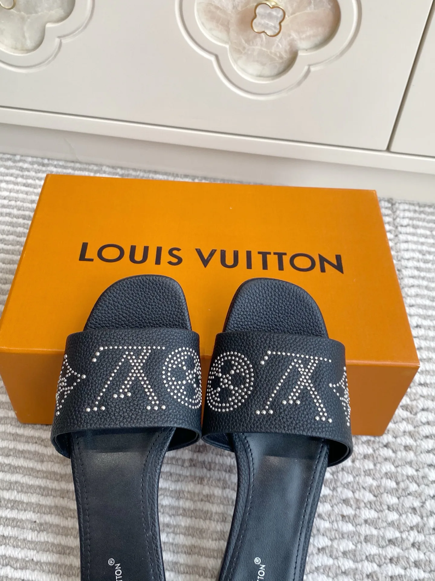 Шлепанцы Женские Louis Vuitton 12779823