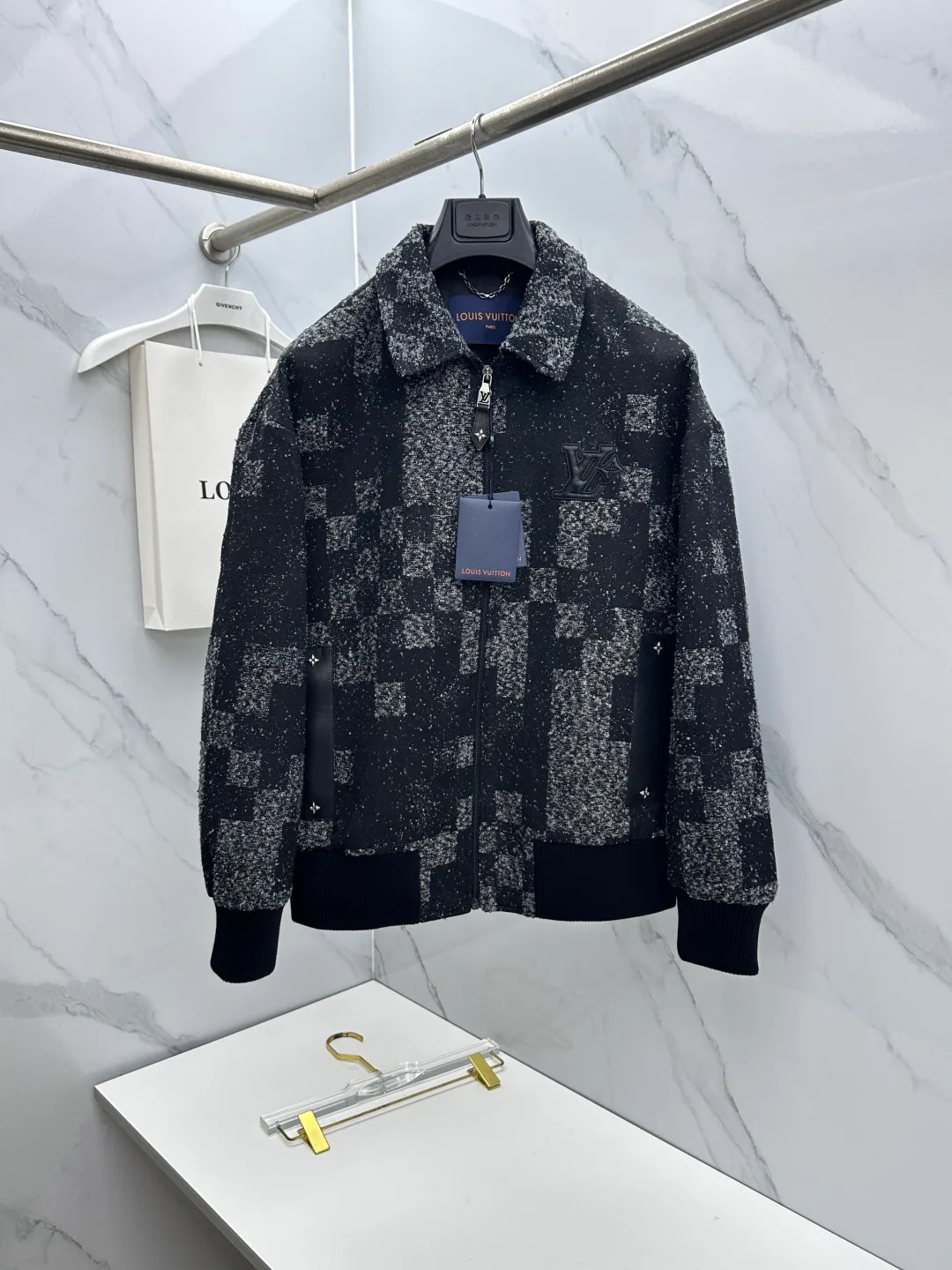 Куртки И Пуховики Мужские Louis Vuitton 18246857