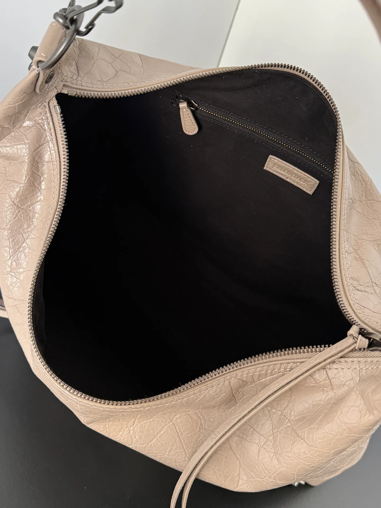 Сумки На Ремне Женские Balenciaga 11386855