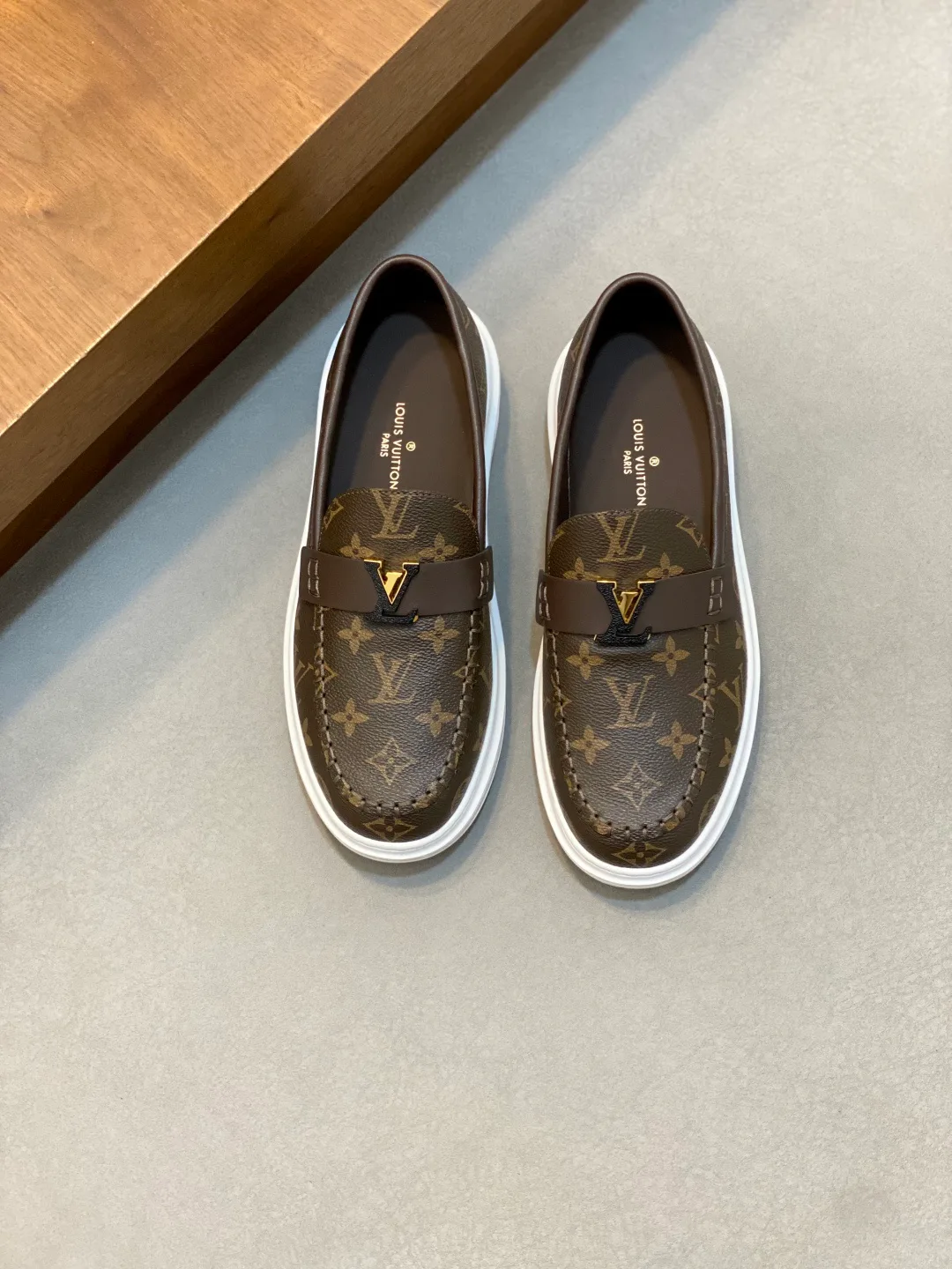 Кроссовки Мужские Louis Vuitton 11344314