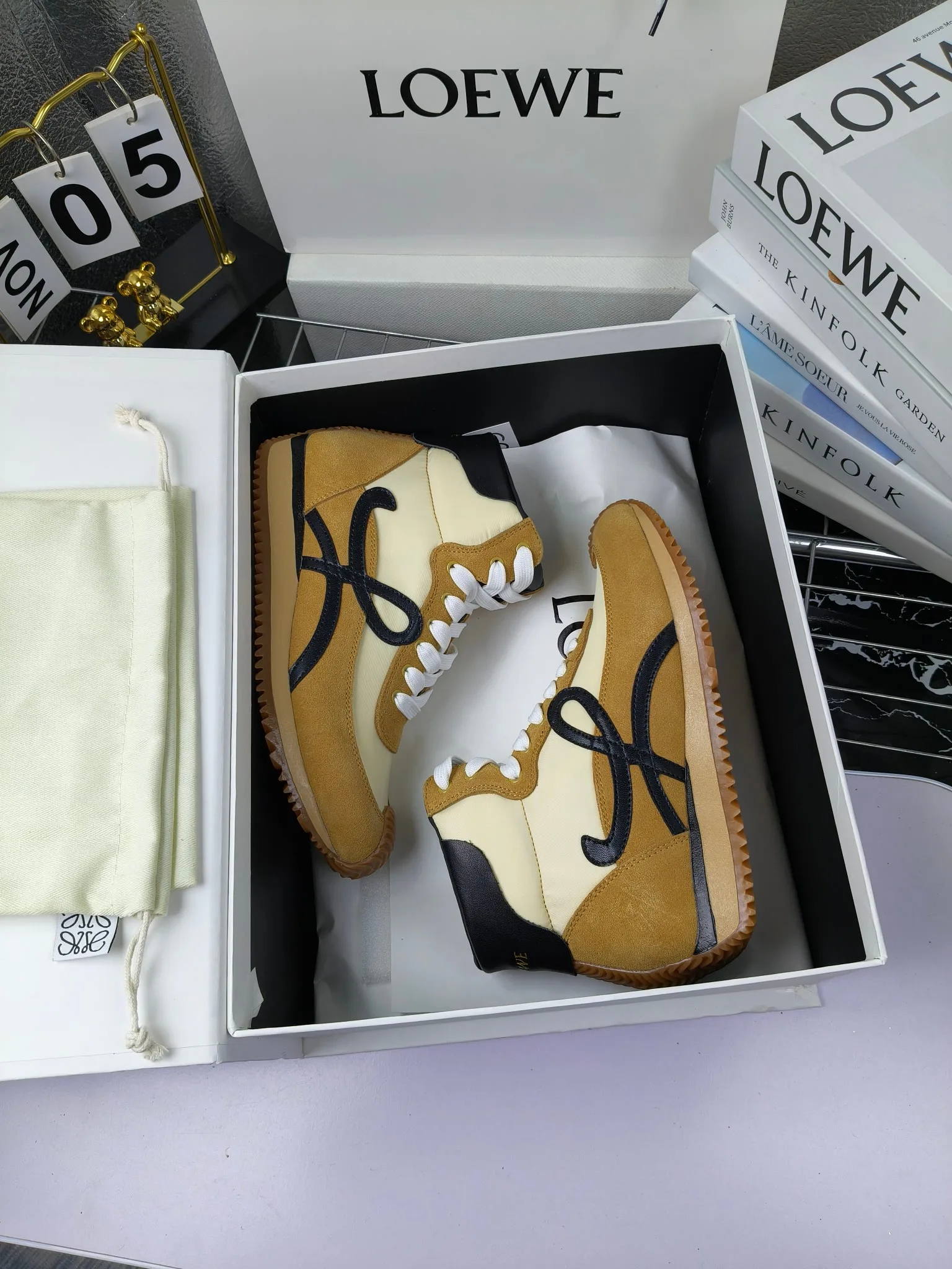 Кроссовки Женские Loewe 310042