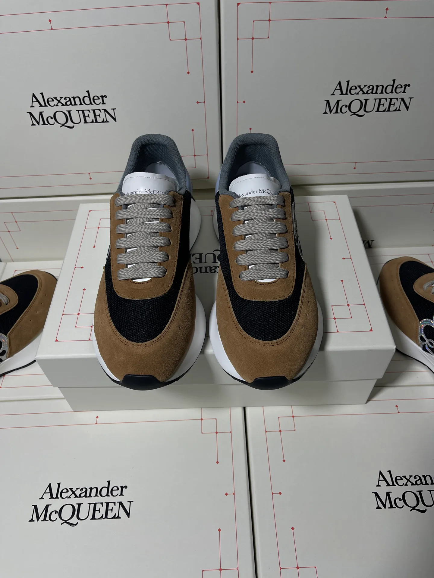 Кроссовки Женские Alexander Mcqueen 18616781