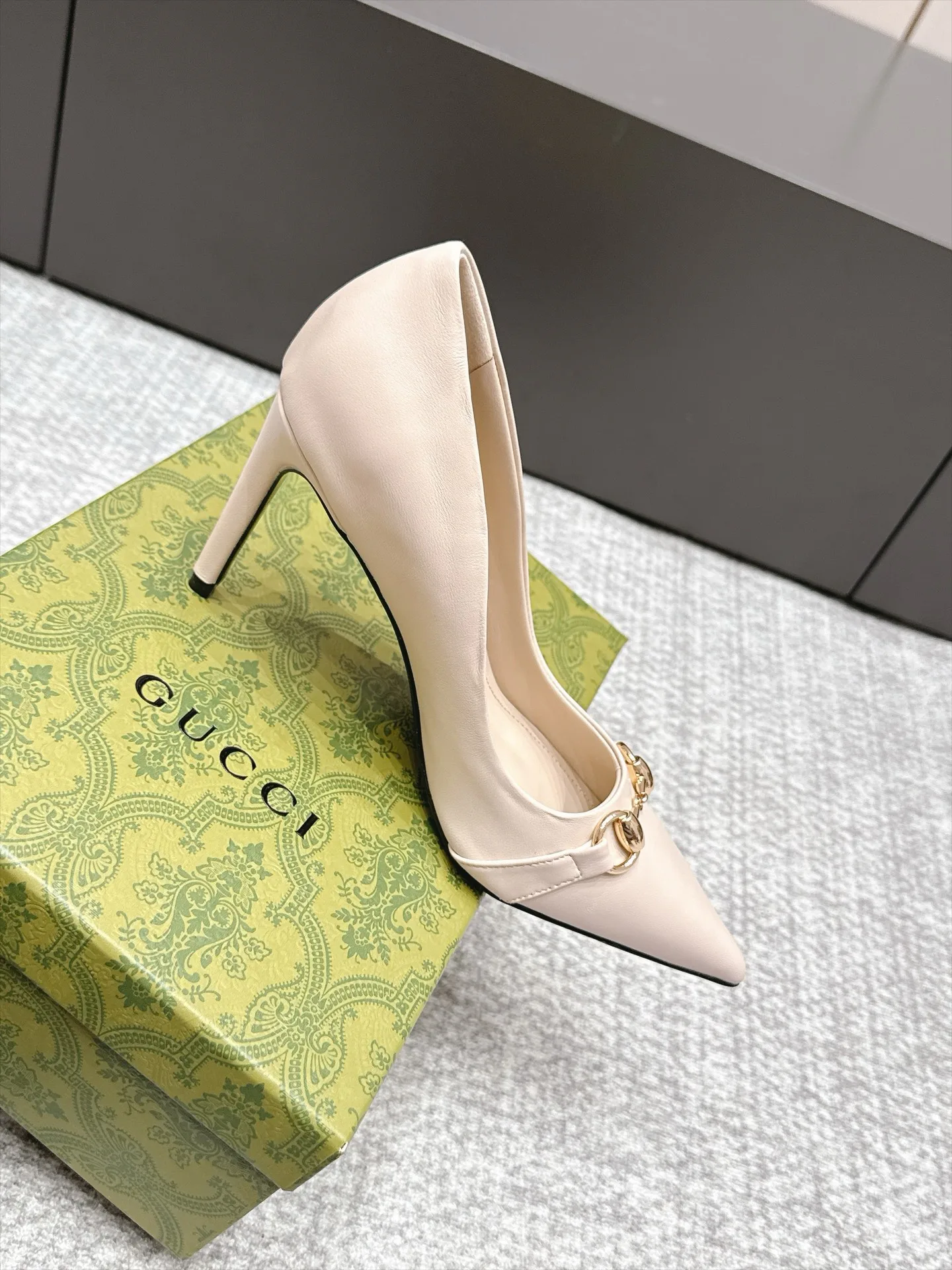 Туфли Женские Gucci 18765534