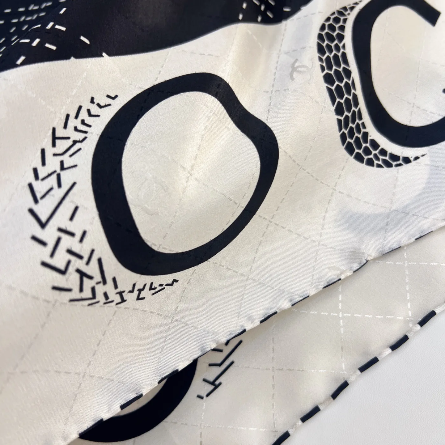 Платки Chanel 13575395