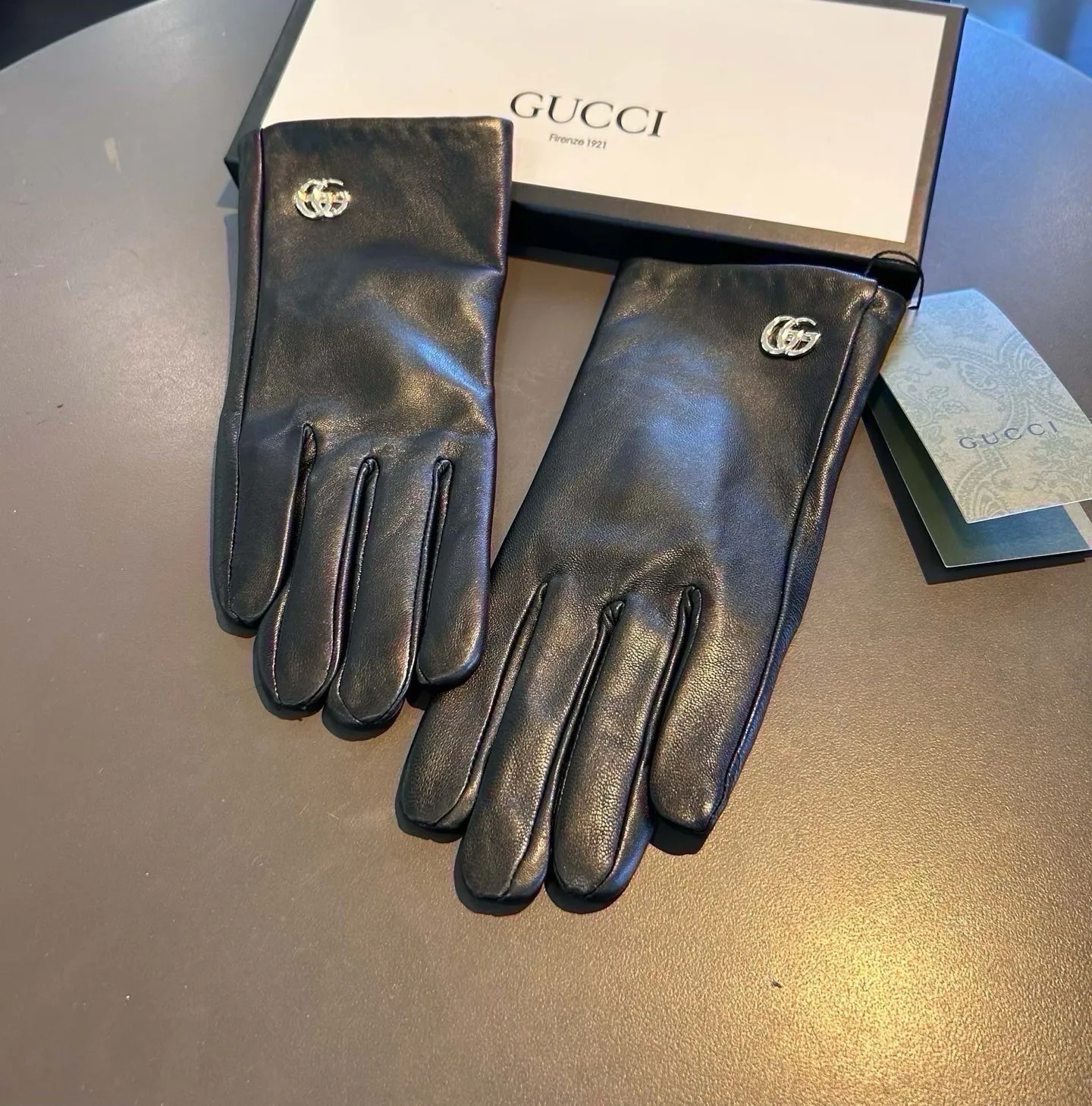 Перчатки Gucci 17562500