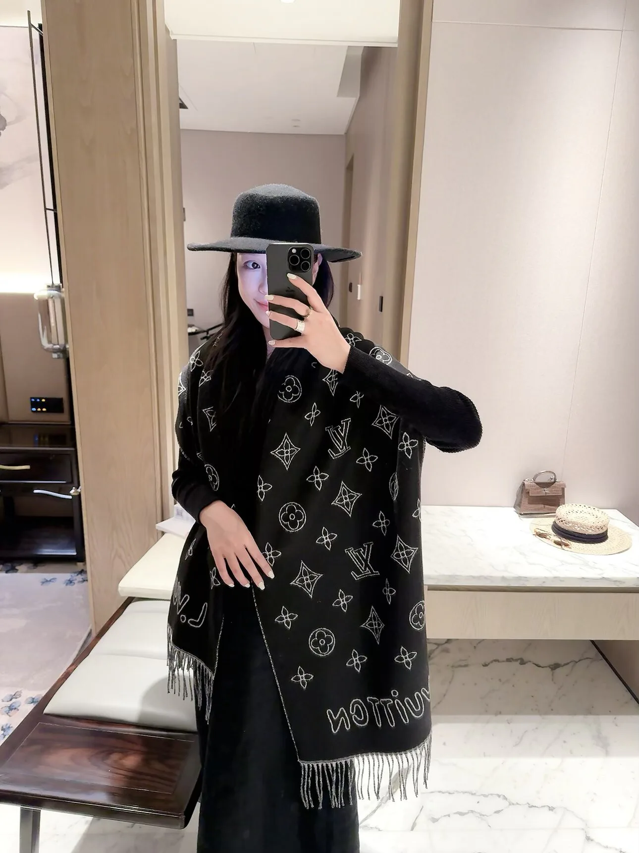 Шарфы Louis Vuitton 18377556