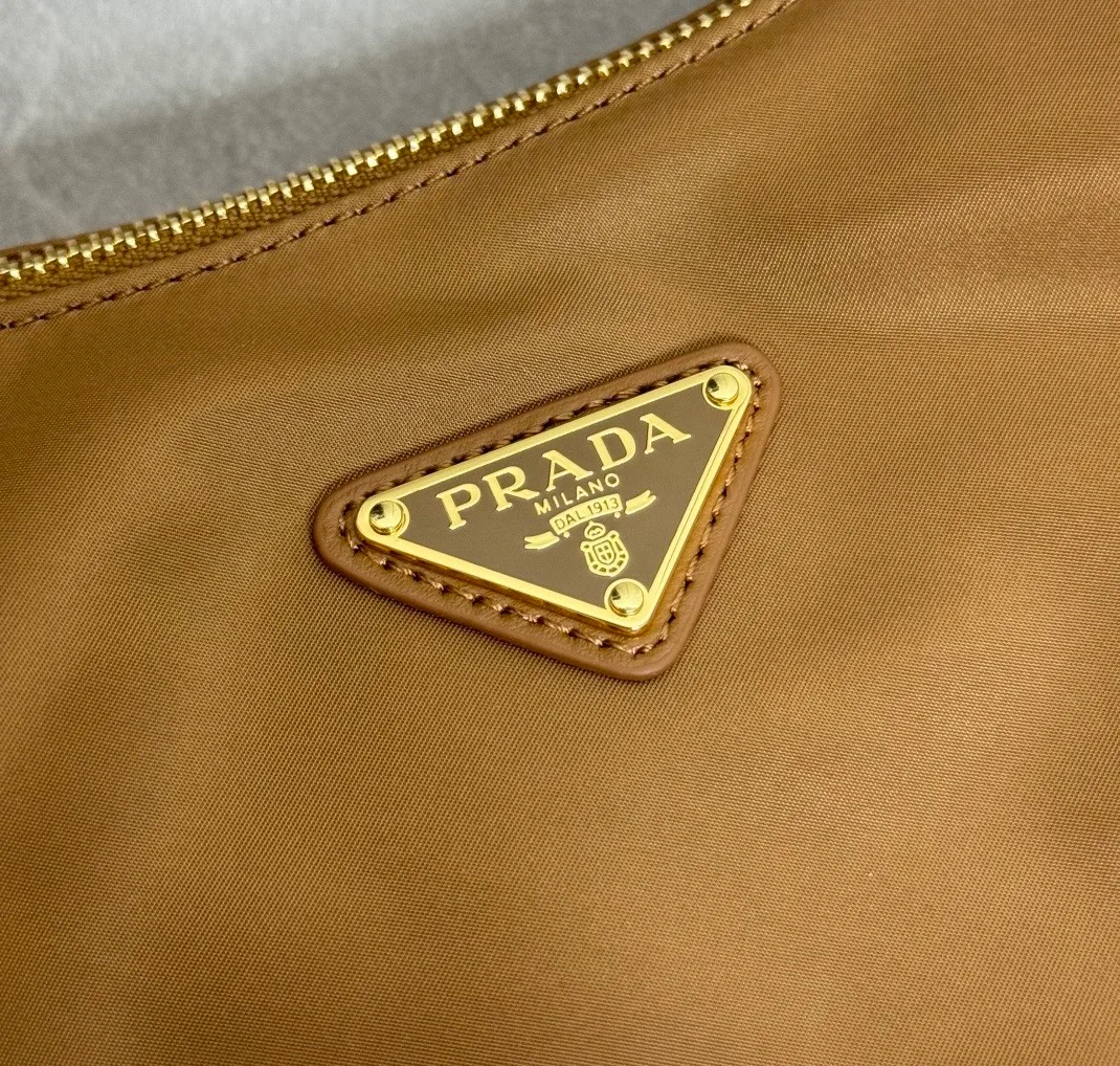 Сумки На Ремне Женские Prada 12583849
