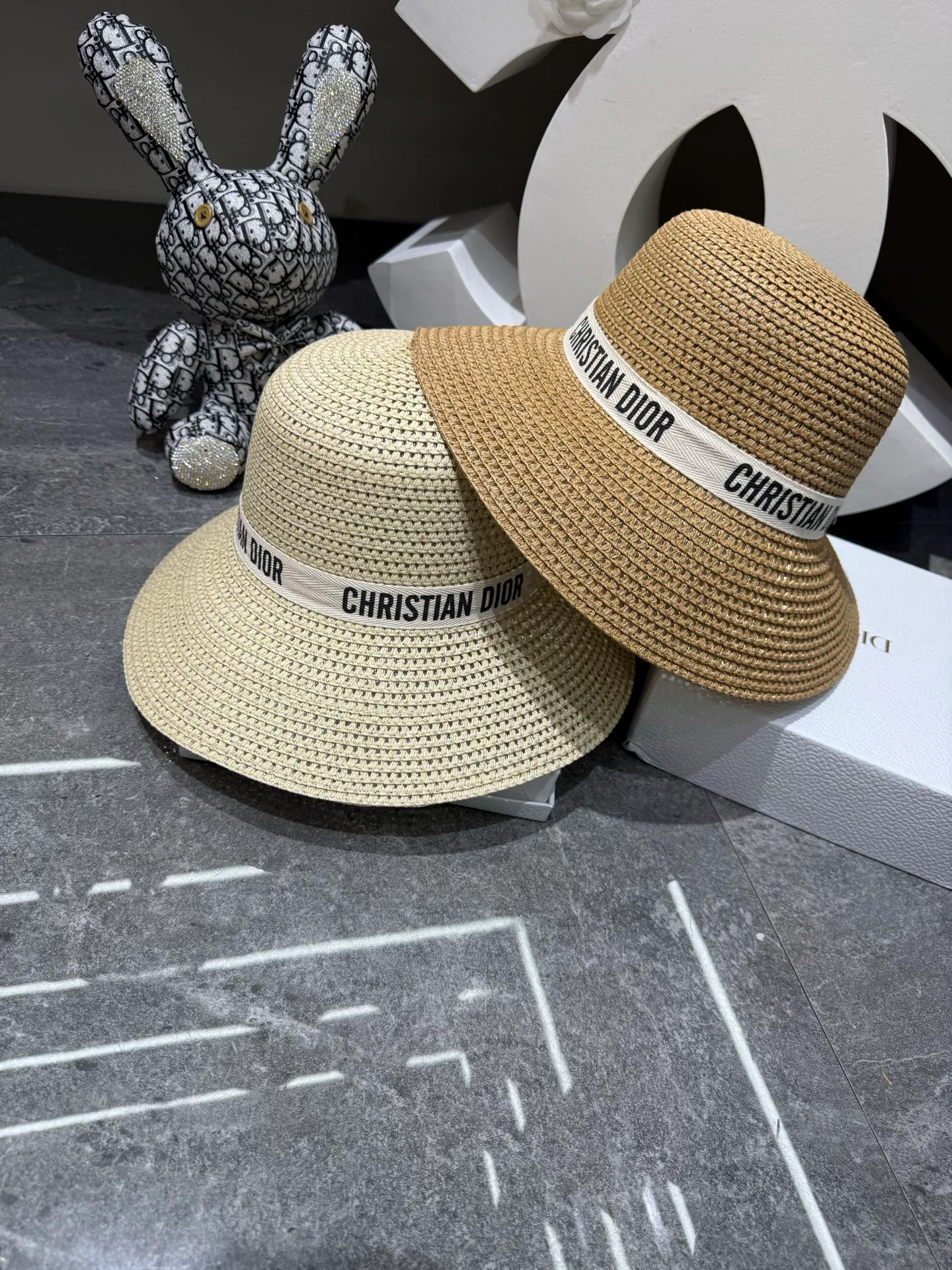 Головные Уборы Christian Dior 17810496