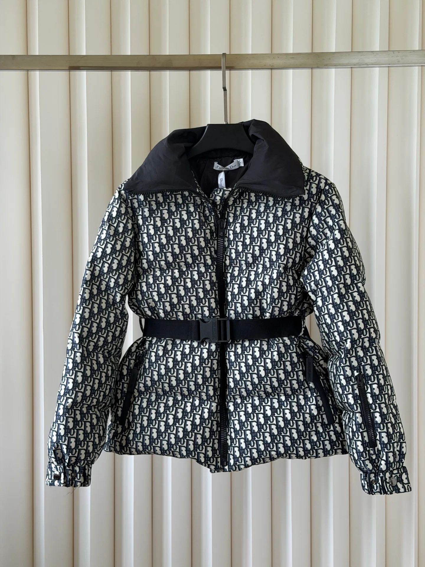 Куртки И Пуховики Женские Christian Dior 17953380