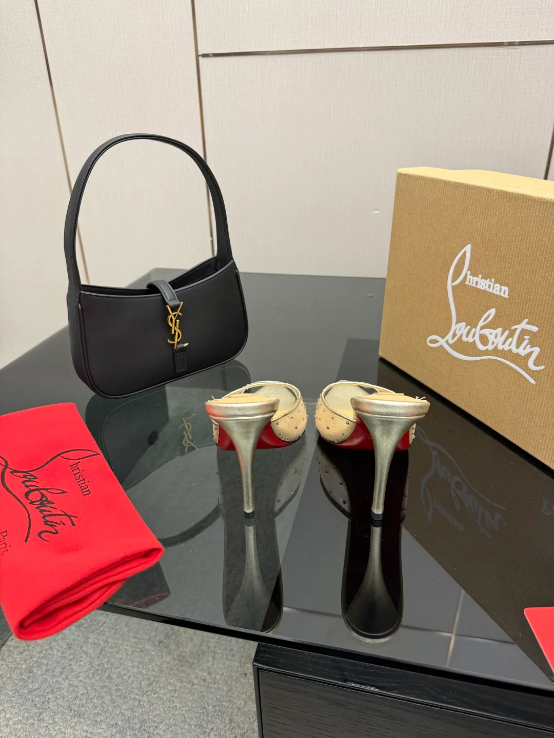 Босоножки Женские Christian Louboutin 731975