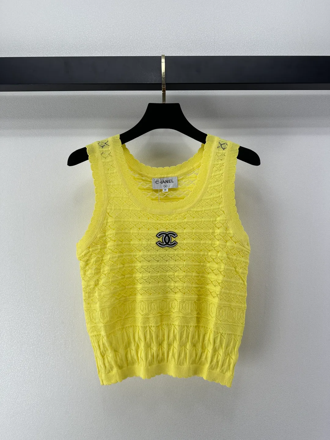 Жилеты Женские Chanel 11342832