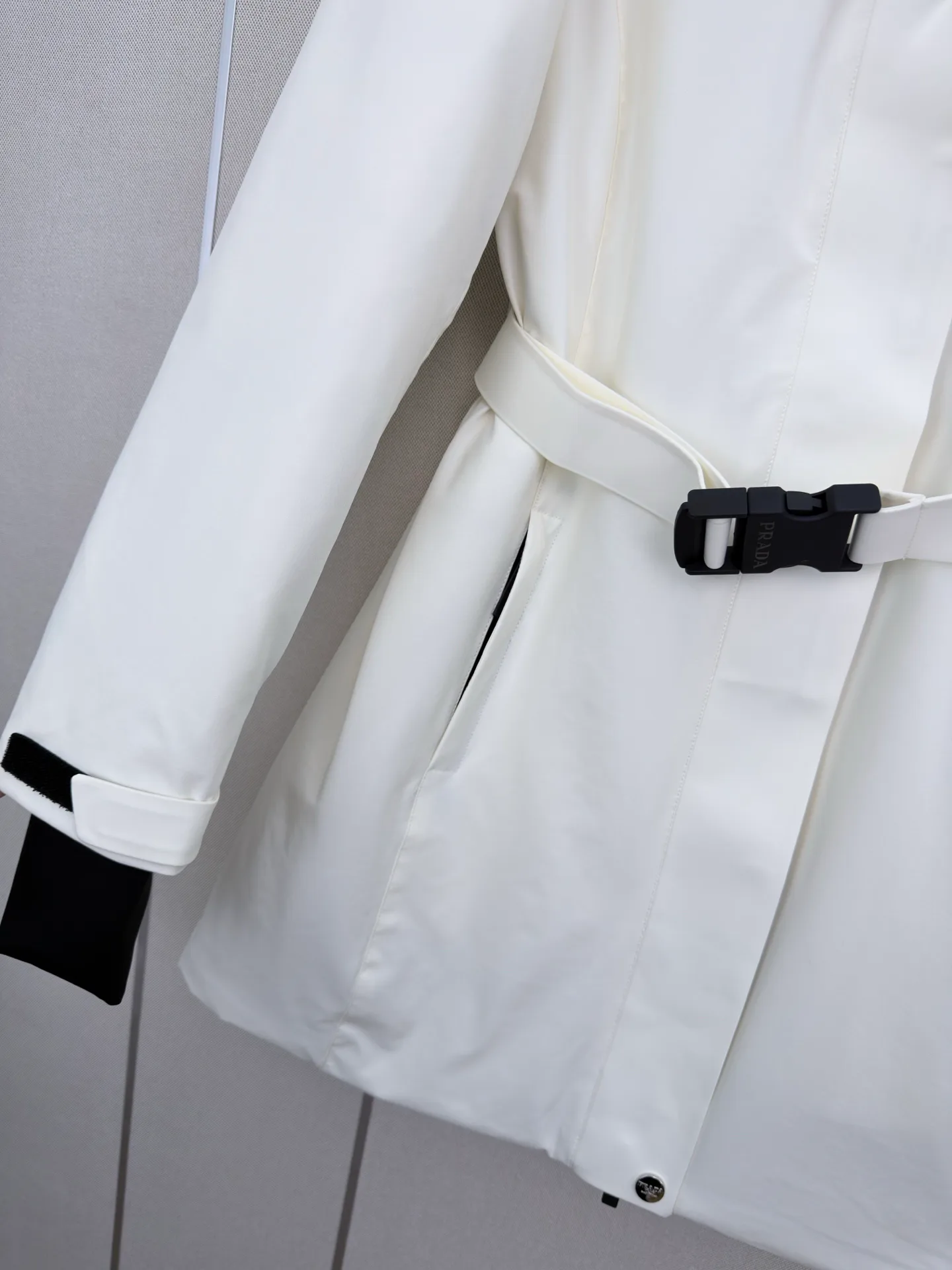 Куртки И Пуховики Женские Prada 19589647