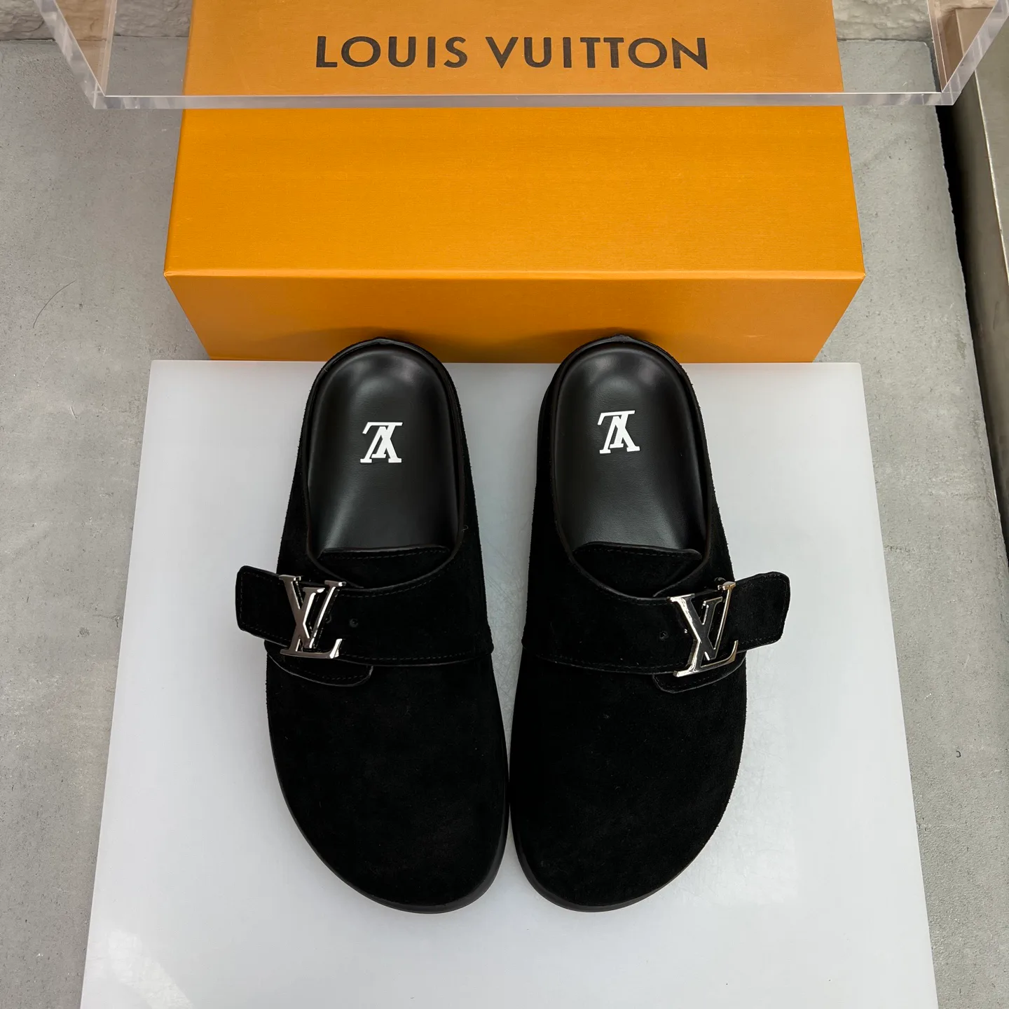 Шлепанцы Мужские Louis Vuitton 1334394