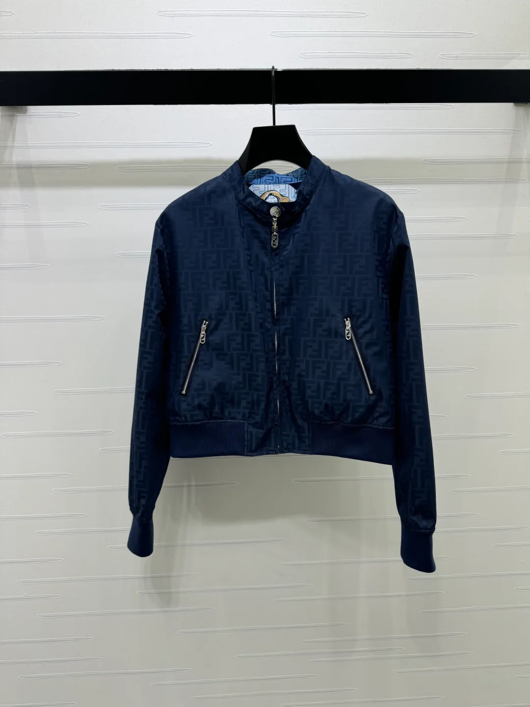 Куртки И Пуховики Женские Fendi 18333053