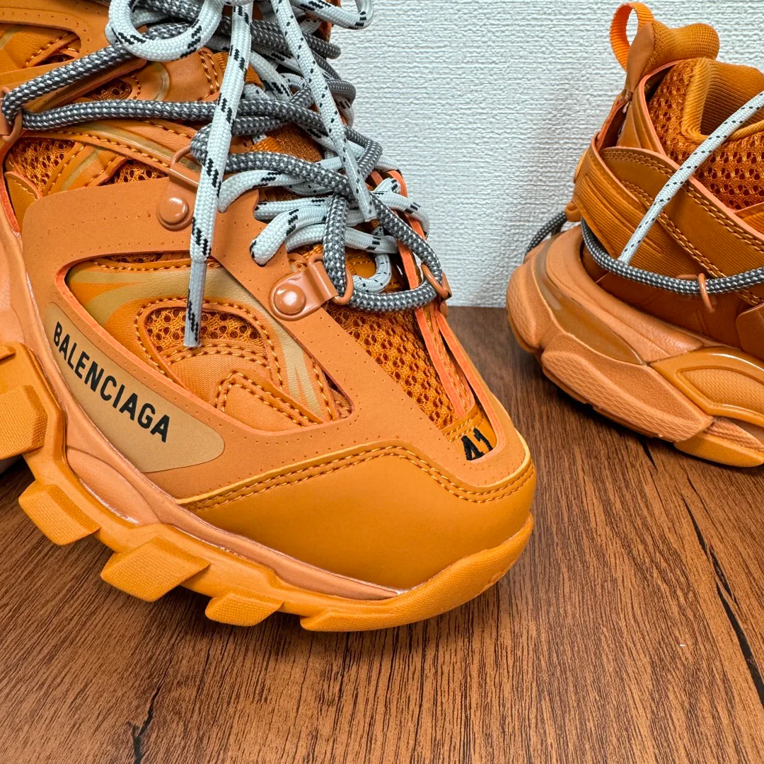 Кроссовки Женские Balenciaga 13216471