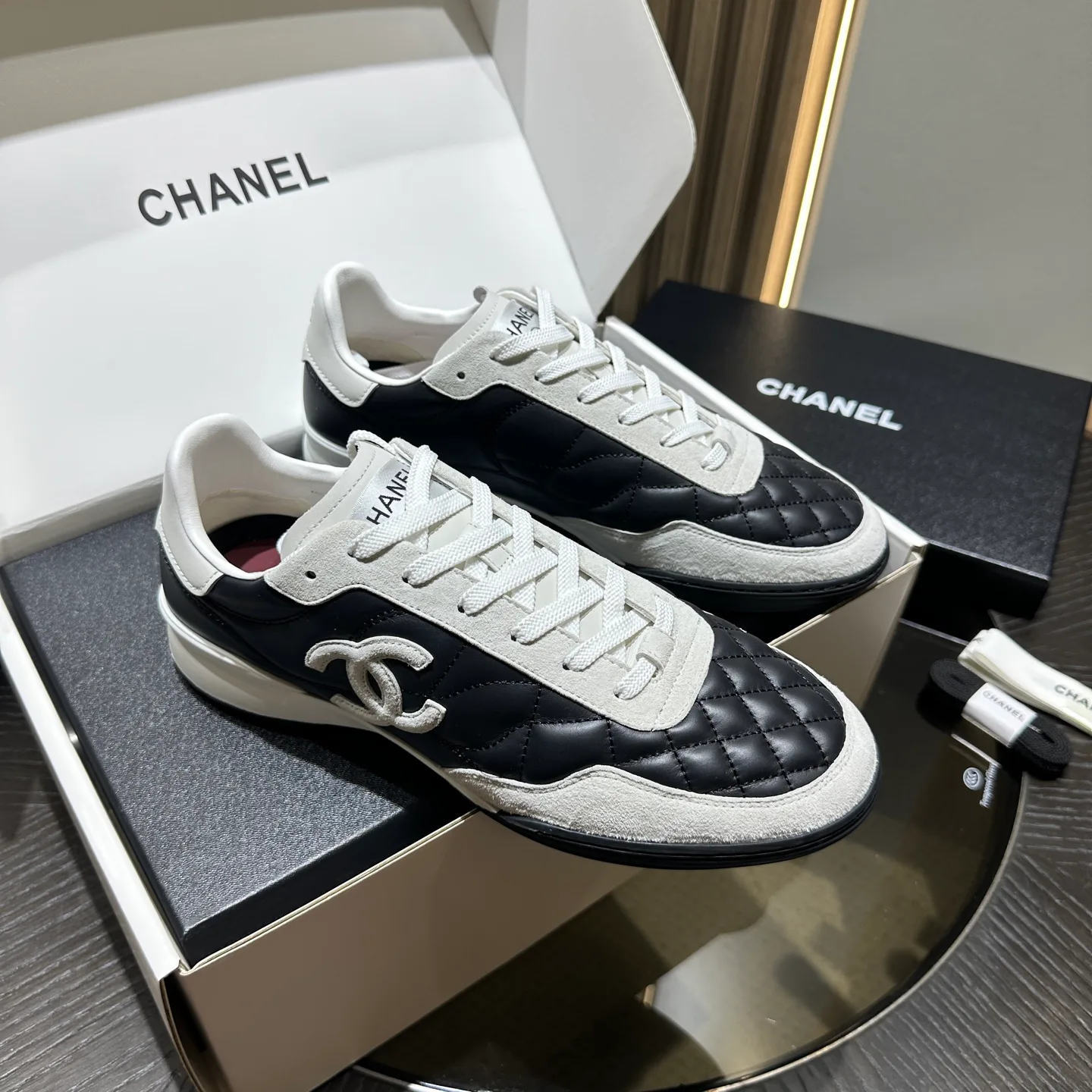 Кроссовки Женские Chanel 19730834