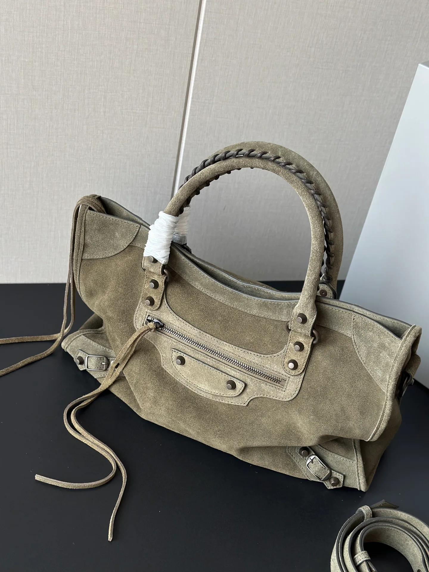 Сумки На Ремне Женские Balenciaga 1305956