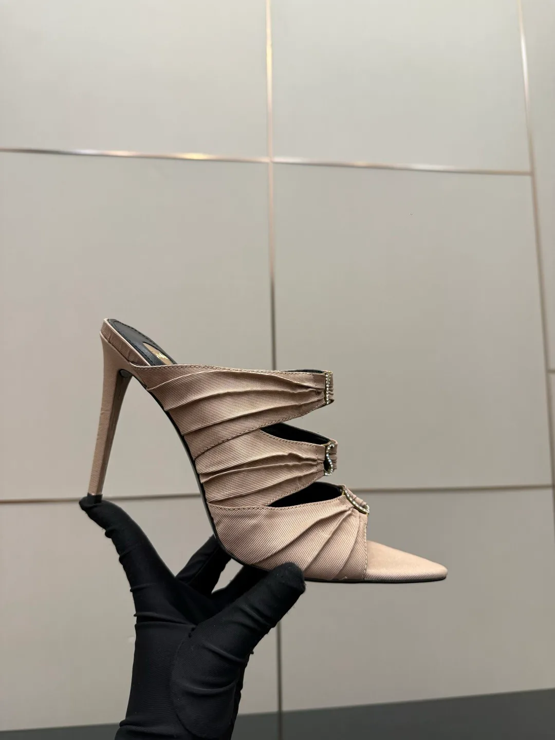 Сандалии Женские Saint Laurent 9317901
