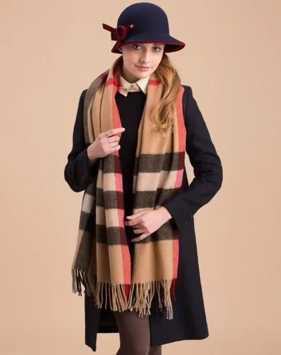 Шарфы Burberry 18675479