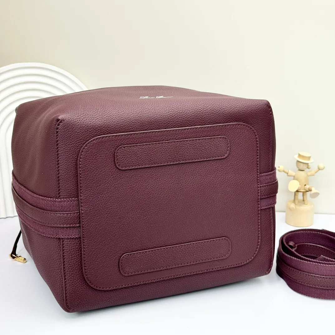 Классические Сумки Женские Loro Piana 11472605