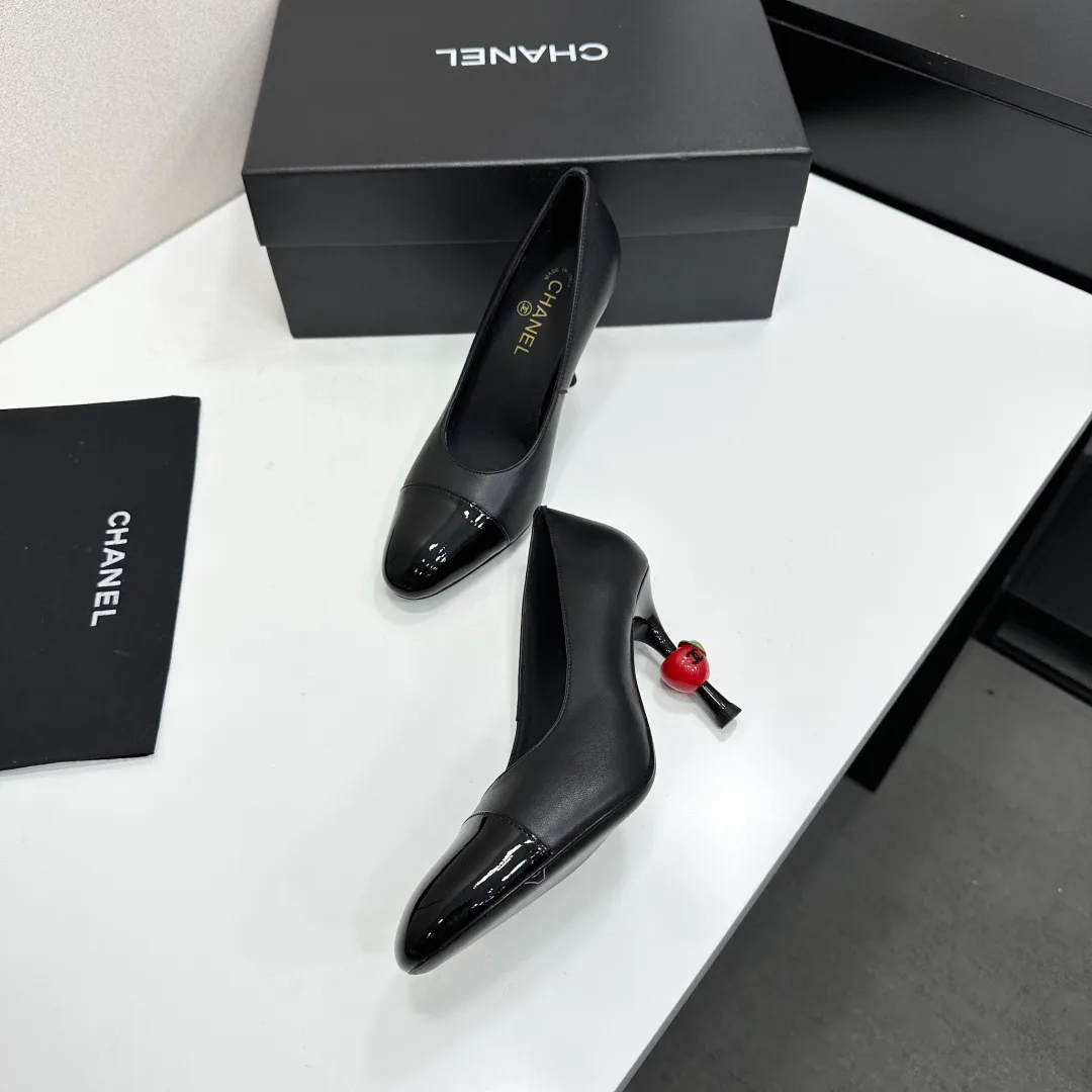 Туфли Женские Chanel 18083709