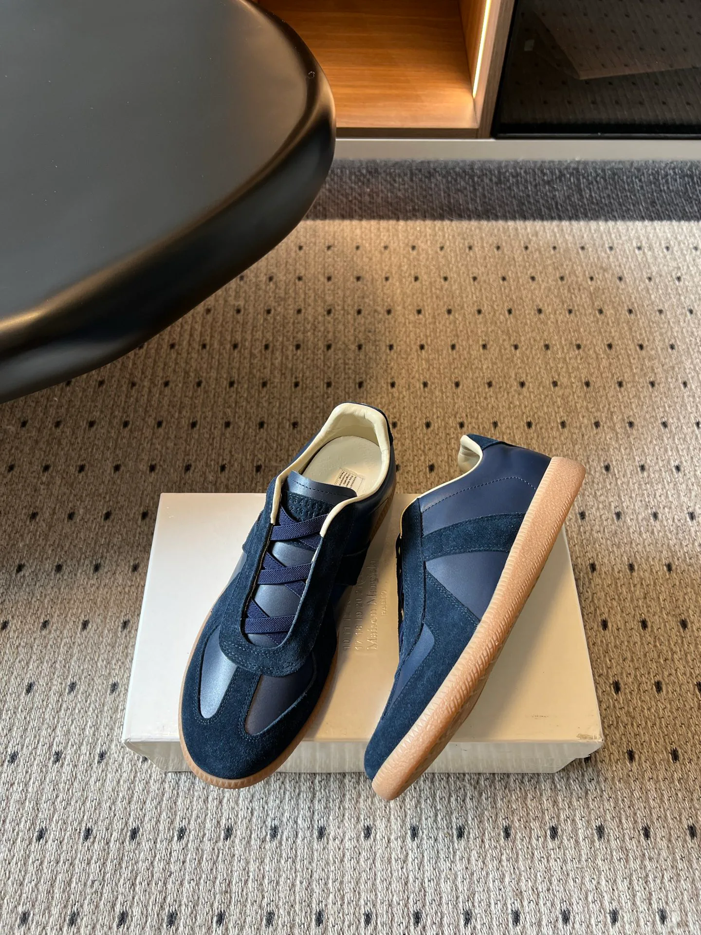 Кроссовки Женские Maison Margiela 17568942