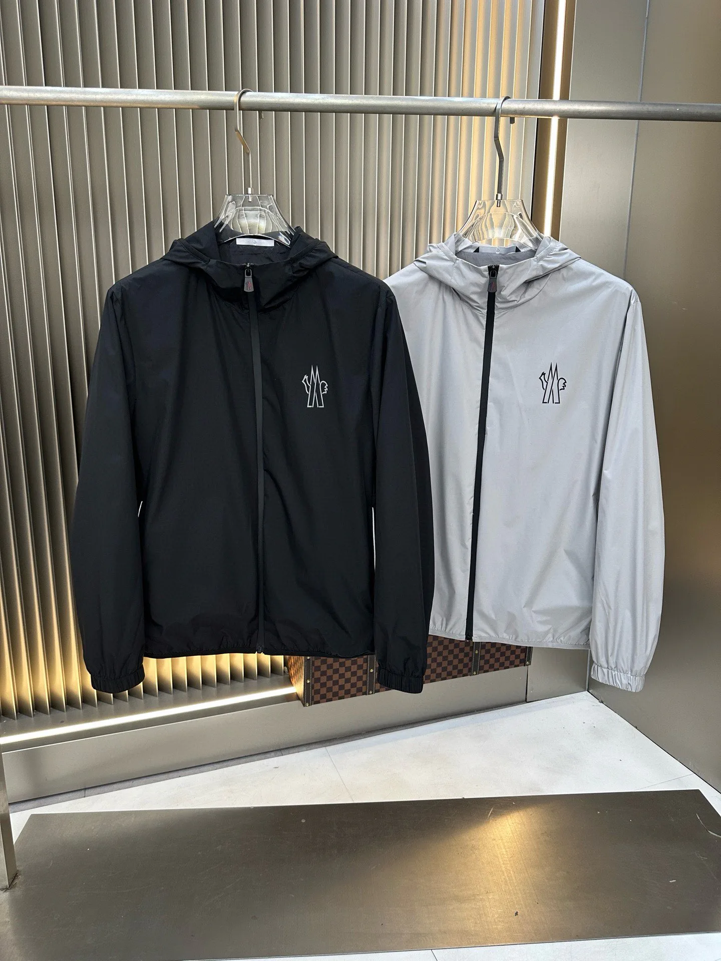 Куртки Женские Moncler Куртки Женские Moncler