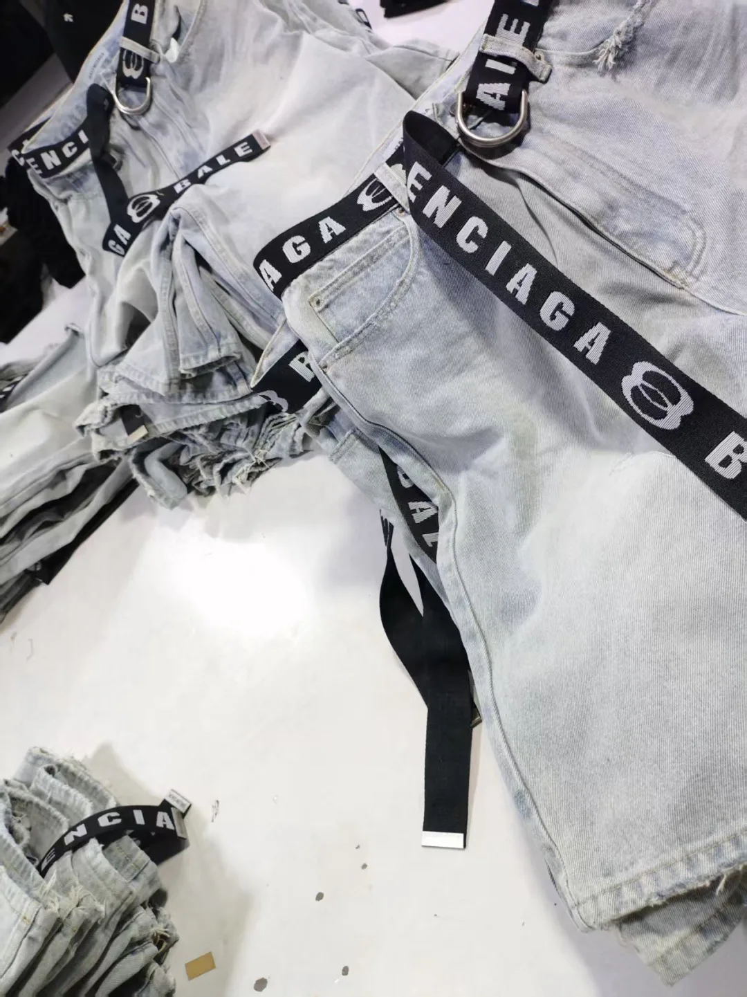 Джинсы Мужские Balenciaga 17468325
