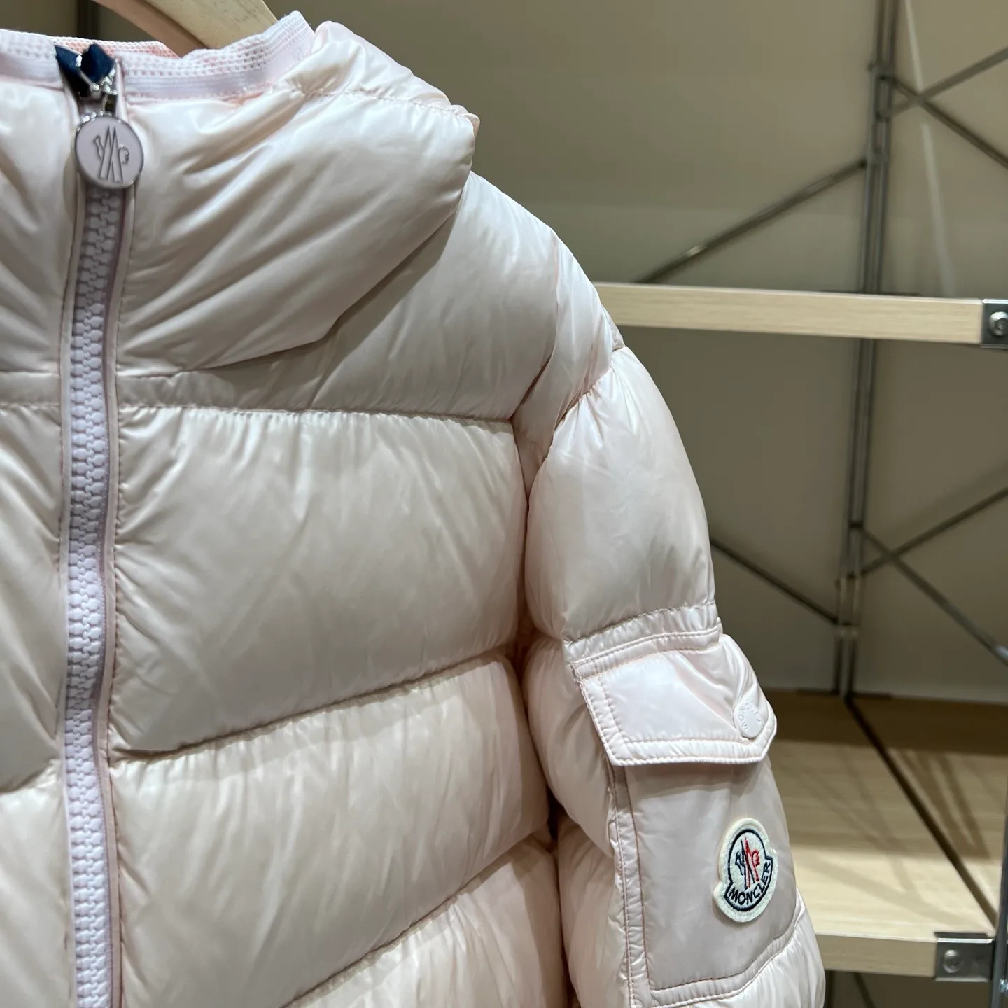 Куртки И Пуховики Женские Moncler 18032038